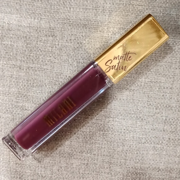 Milani Amore Matte Satin Lip Creme Gloss Lipstick Femme Fatale - Picture 2 of 6